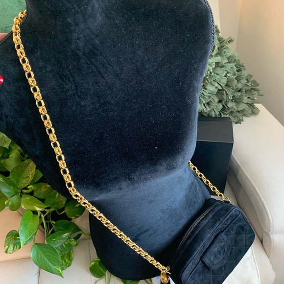 Chanel RARE 1980s Bijoux Black Suede Camera Bag - Picture 5 of 16
